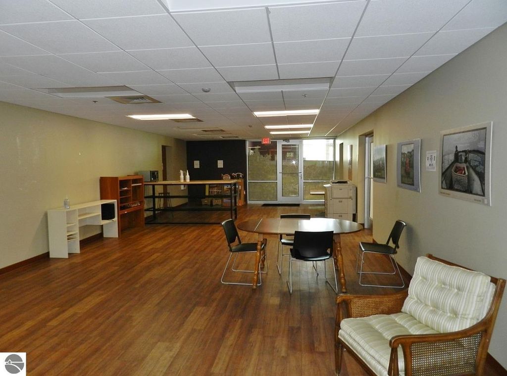 Image 7 of property listing at 1610 Barlow Street # 109, Traverse City, MI 49686