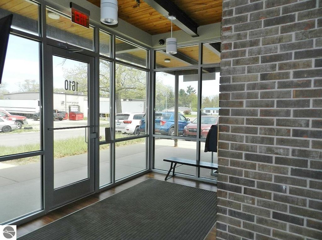 Image 9 of property listing at 1610 Barlow Street # 109, Traverse City, MI 49686