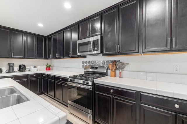 1163 Twinberry St, Plumas Lake, CA 95961