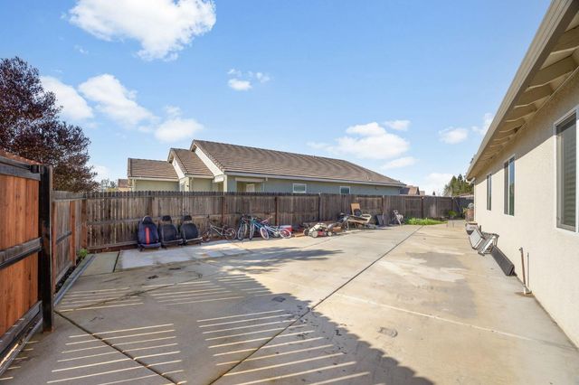 1163 Twinberry St, Plumas Lake, CA 95961