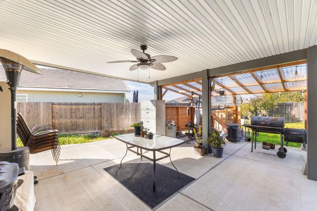 1163 Twinberry St, Plumas Lake, CA 95961