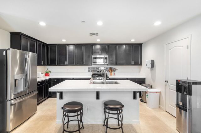 1163 Twinberry St, Plumas Lake, CA 95961