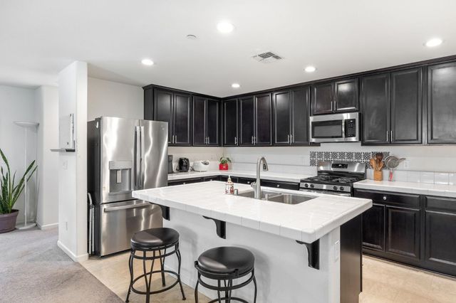 1163 Twinberry St, Plumas Lake, CA 95961