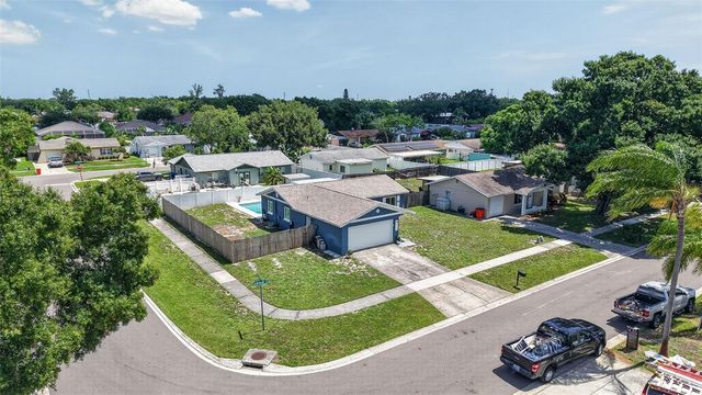 8153 CANDLEWOODE DRIVE, Largo, FL 33773