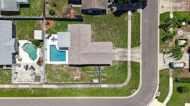 8153 CANDLEWOODE DRIVE, Largo, FL 33773