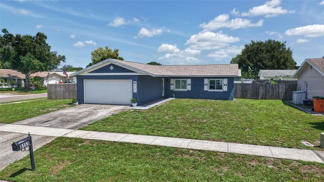 8153 CANDLEWOODE DRIVE, Largo, FL 33773