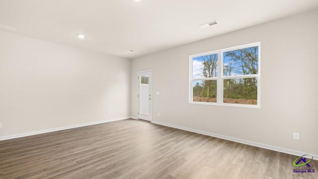 212 Kenmore Circle, Perry, GA 31069
