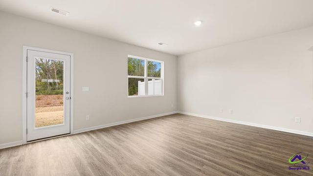 212 Kenmore Circle, Perry, GA 31069