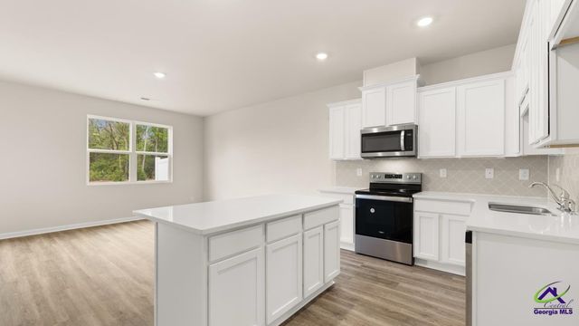 212 Kenmore Circle, Perry, GA 31069