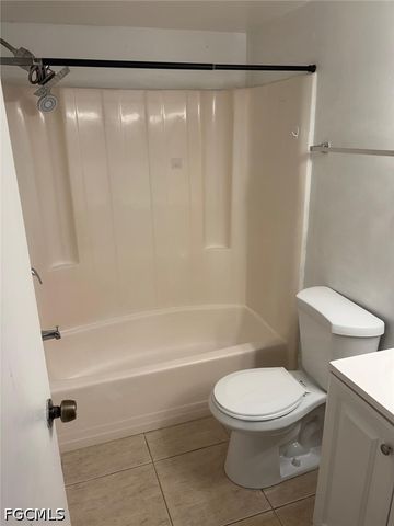 2700 PARK WINDSOR DR 713, Fort Myers, FL 33901