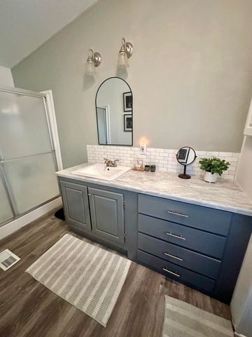 314 N Albert Avenue 62, Exeter, CA 93221