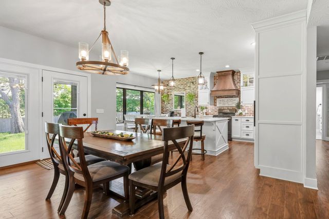 733 N Fox Hill Circle, Nixa, MO 65714