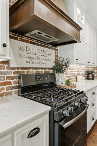 733 N Fox Hill Circle, Nixa, MO 65714