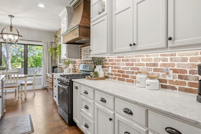 733 N Fox Hill Circle, Nixa, MO 65714