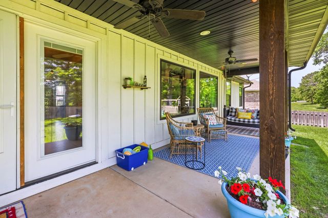 733 N Fox Hill Circle, Nixa, MO 65714