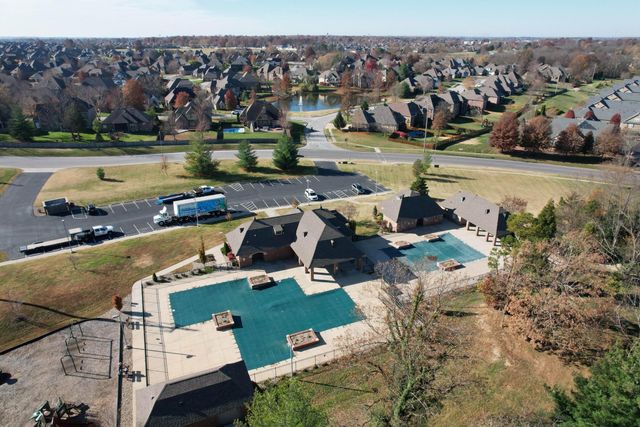 733 N Fox Hill Circle, Nixa, MO 65714