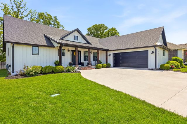733 N Fox Hill Circle, Nixa, MO 65714