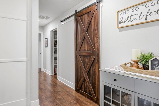 733 N Fox Hill Circle, Nixa, MO 65714
