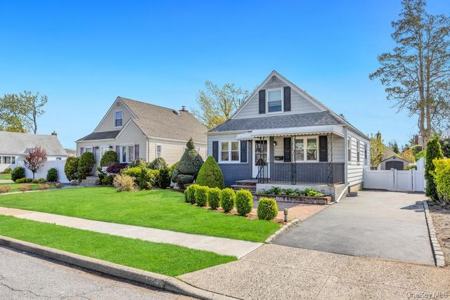 126 New York Avenue, West Hempstead, NY 11552
