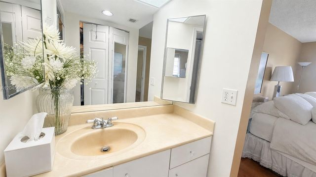 1151 SW 128th Terrace 206D, Pembroke Pines, FL 33027