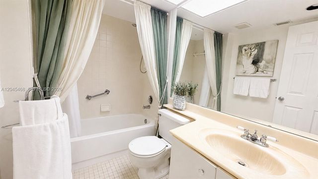 1151 SW 128th Terrace 206D, Pembroke Pines, FL 33027
