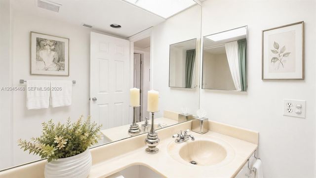 1151 SW 128th Terrace 206D, Pembroke Pines, FL 33027