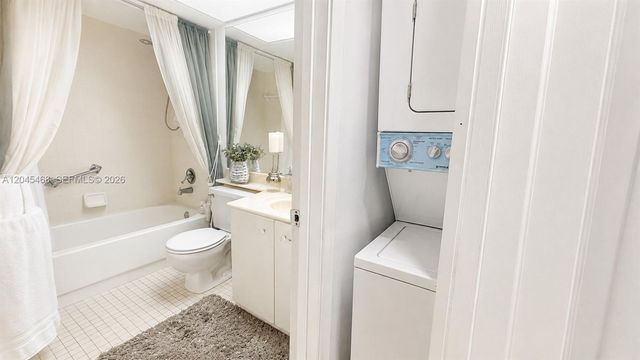 1151 SW 128th Terrace 206D, Pembroke Pines, FL 33027