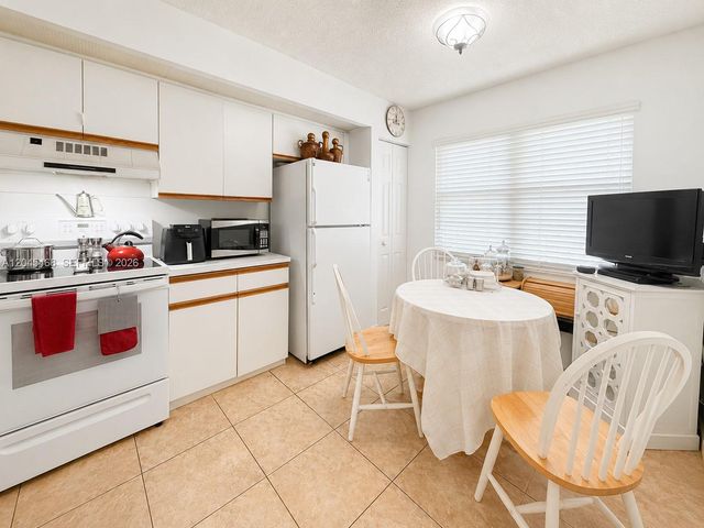 1151 SW 128th Terrace 206D, Pembroke Pines, FL 33027