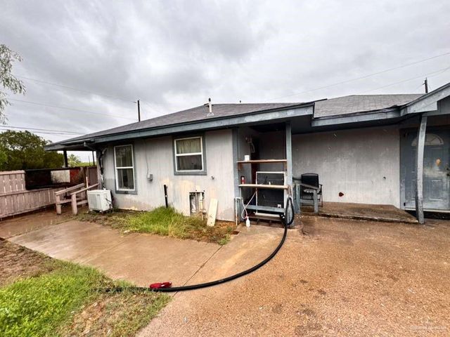 220 W 6th Street, Sullivan City, TX 78595