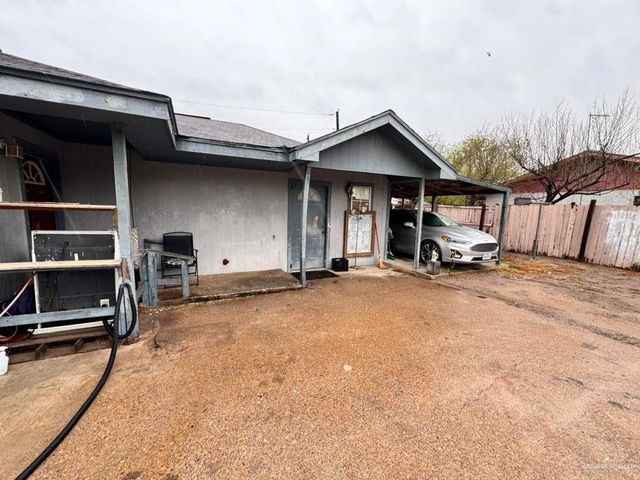 220 W 6th Street, Sullivan City, TX 78595