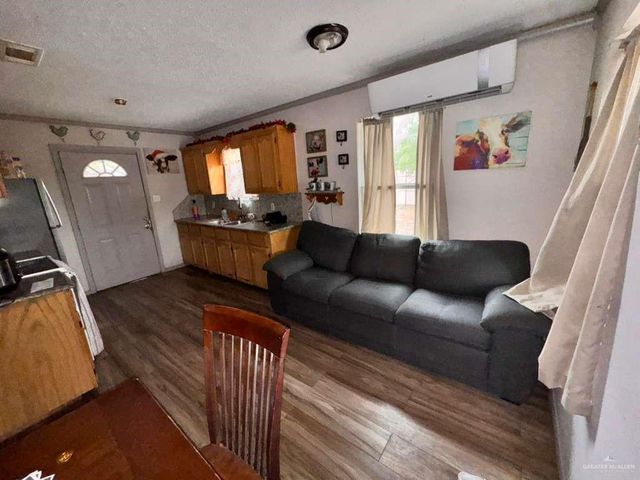 220 W 6th Street, Sullivan City, TX 78595