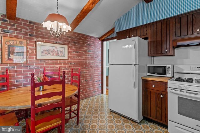 1218 ALLENGROVE STREET, Philadelphia, PA 19124
