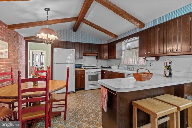 1218 ALLENGROVE STREET, Philadelphia, PA 19124