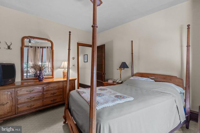 1218 ALLENGROVE STREET, Philadelphia, PA 19124