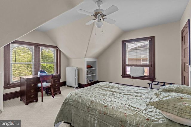 1218 ALLENGROVE STREET, Philadelphia, PA 19124