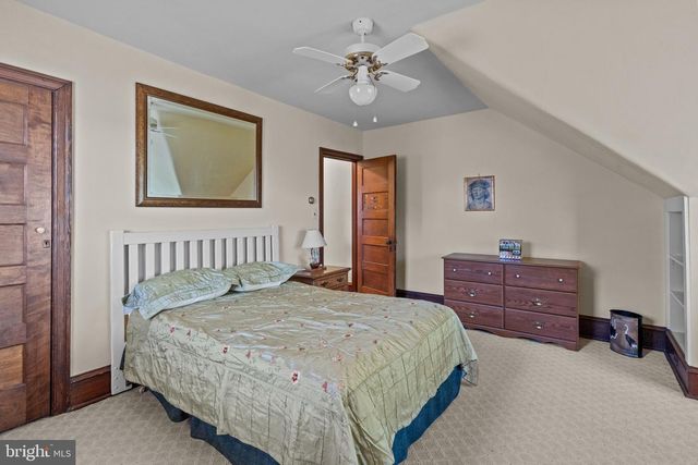 1218 ALLENGROVE STREET, Philadelphia, PA 19124