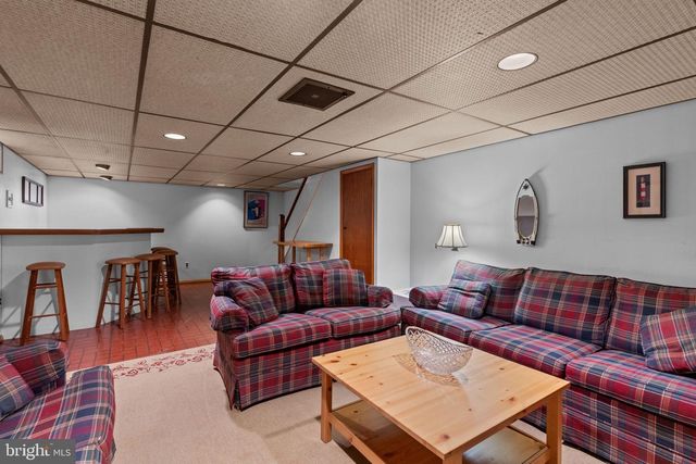1218 ALLENGROVE STREET, Philadelphia, PA 19124