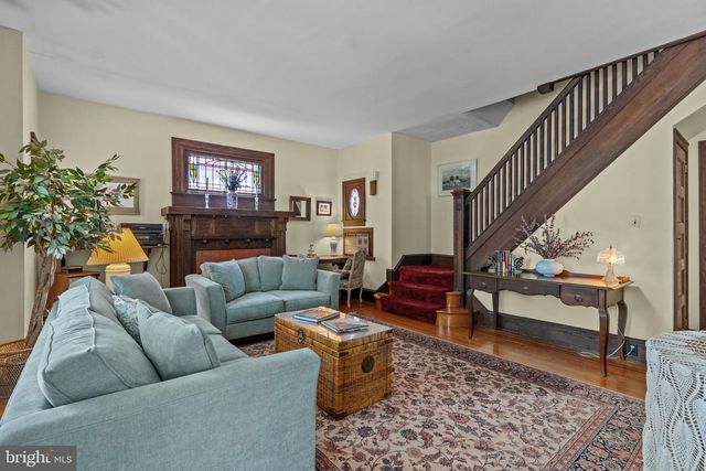 1218 ALLENGROVE STREET, Philadelphia, PA 19124