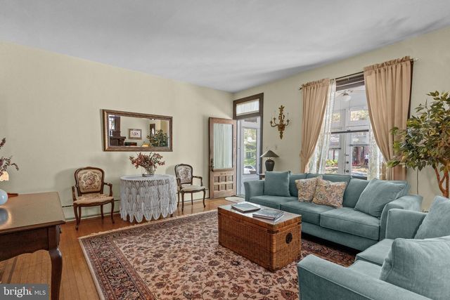 1218 ALLENGROVE STREET, Philadelphia, PA 19124
