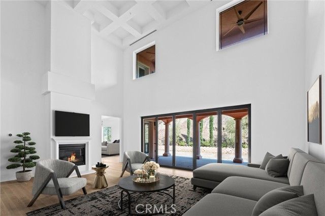 17190 Small Canyon Ln, Riverside, CA 92506