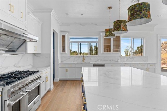 17190 Small Canyon Ln, Riverside, CA 92506