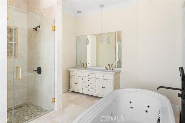 17190 Small Canyon Ln, Riverside, CA 92506