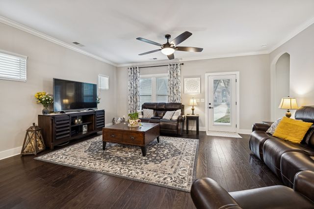 734 Omaha Dr, Gallatin, TN 37066