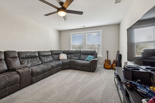 734 Omaha Dr, Gallatin, TN 37066