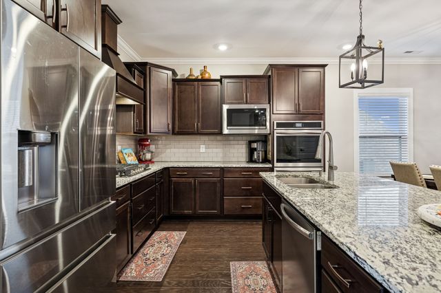 734 Omaha Dr, Gallatin, TN 37066