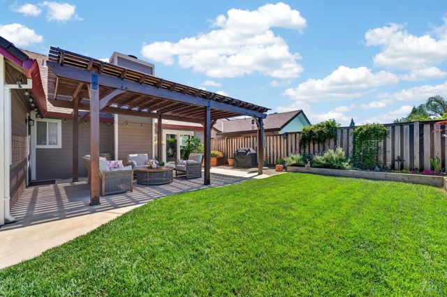 2419 Laurelwood Ct, Rocklin, CA 95677