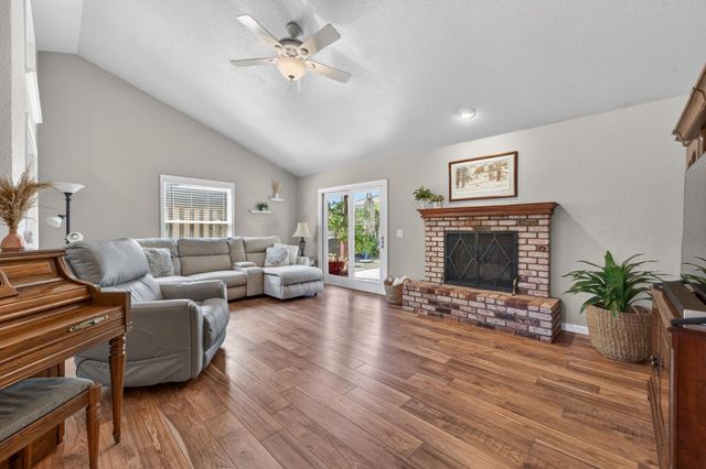 2419 Laurelwood Ct, Rocklin, CA 95677