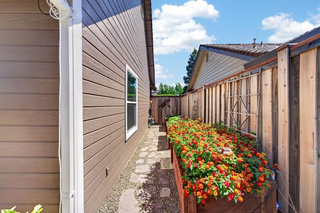 2419 Laurelwood Ct, Rocklin, CA 95677