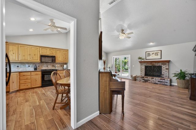 2419 Laurelwood Ct, Rocklin, CA 95677