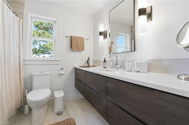 117 Anchor LN, Yorktown, VA 23692